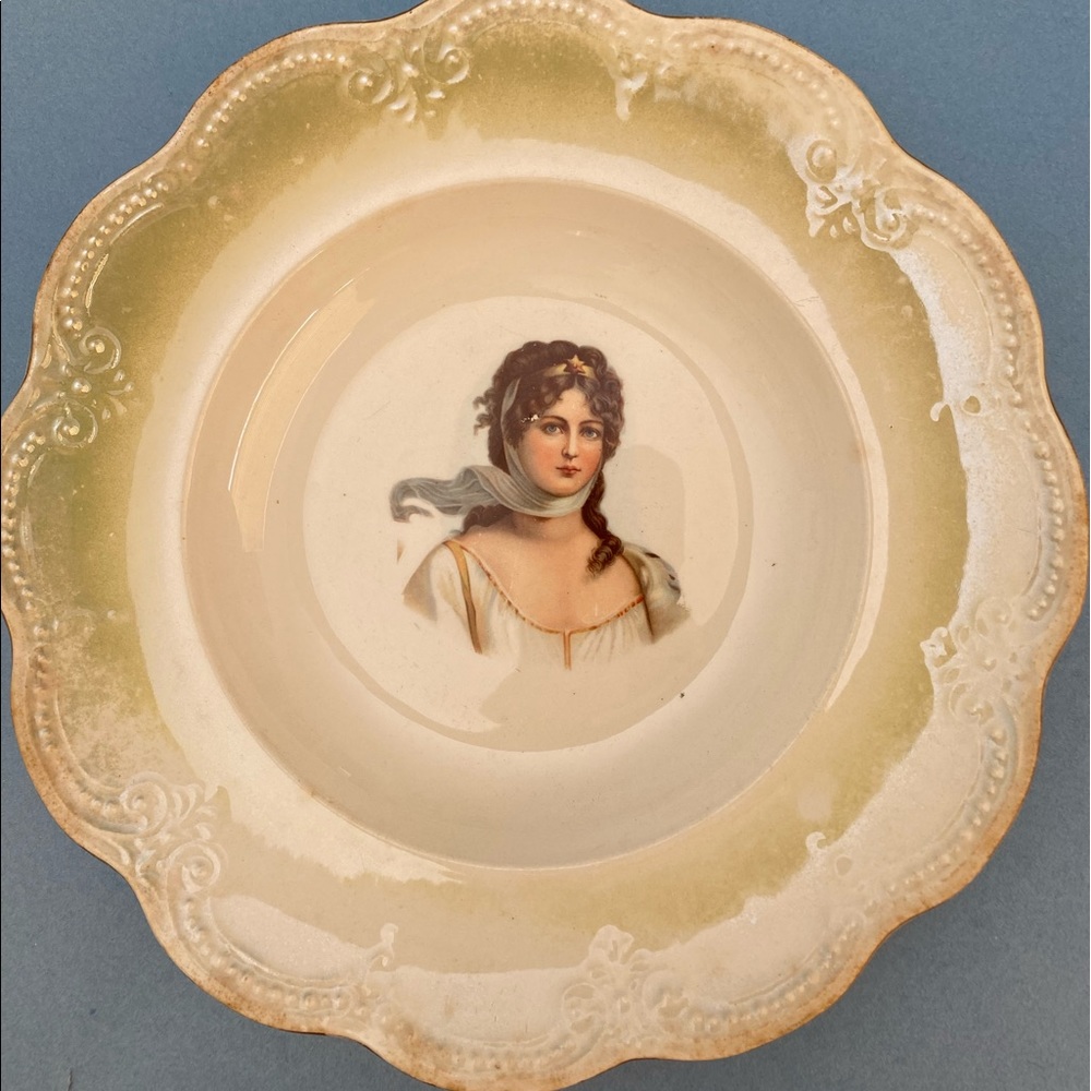 Vintage Limoges plate w/ Queen Louise of Prussia